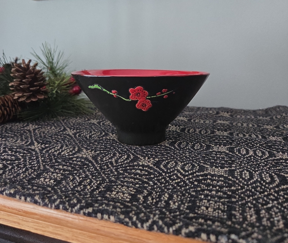 Pier1  Black and Red Set Of Four Bowls